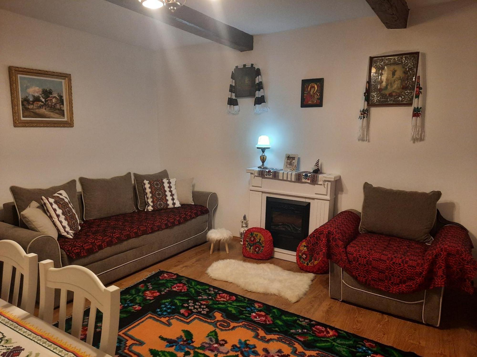 Casa Bunicilor Villa Ciprian Porumbescu Ngoại thất bức ảnh